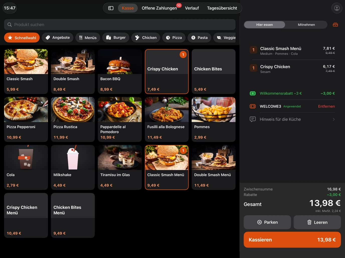 Kasse auf dem iPad: Produktraster mit Fotos, Bon mit Classic Smash Menü und Crispy Chicken, Gutschein WELCOME3 −3,00 €, durchgestrichene Listenpreise und Gesamt 13,98 € vom Server